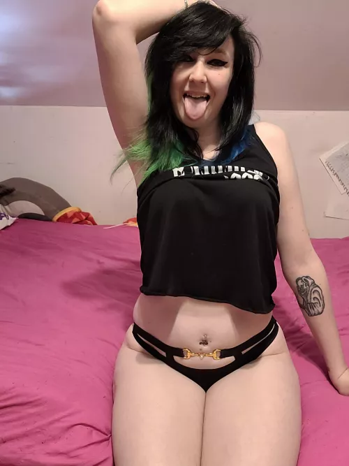 My bra matches my panties.. wanna see