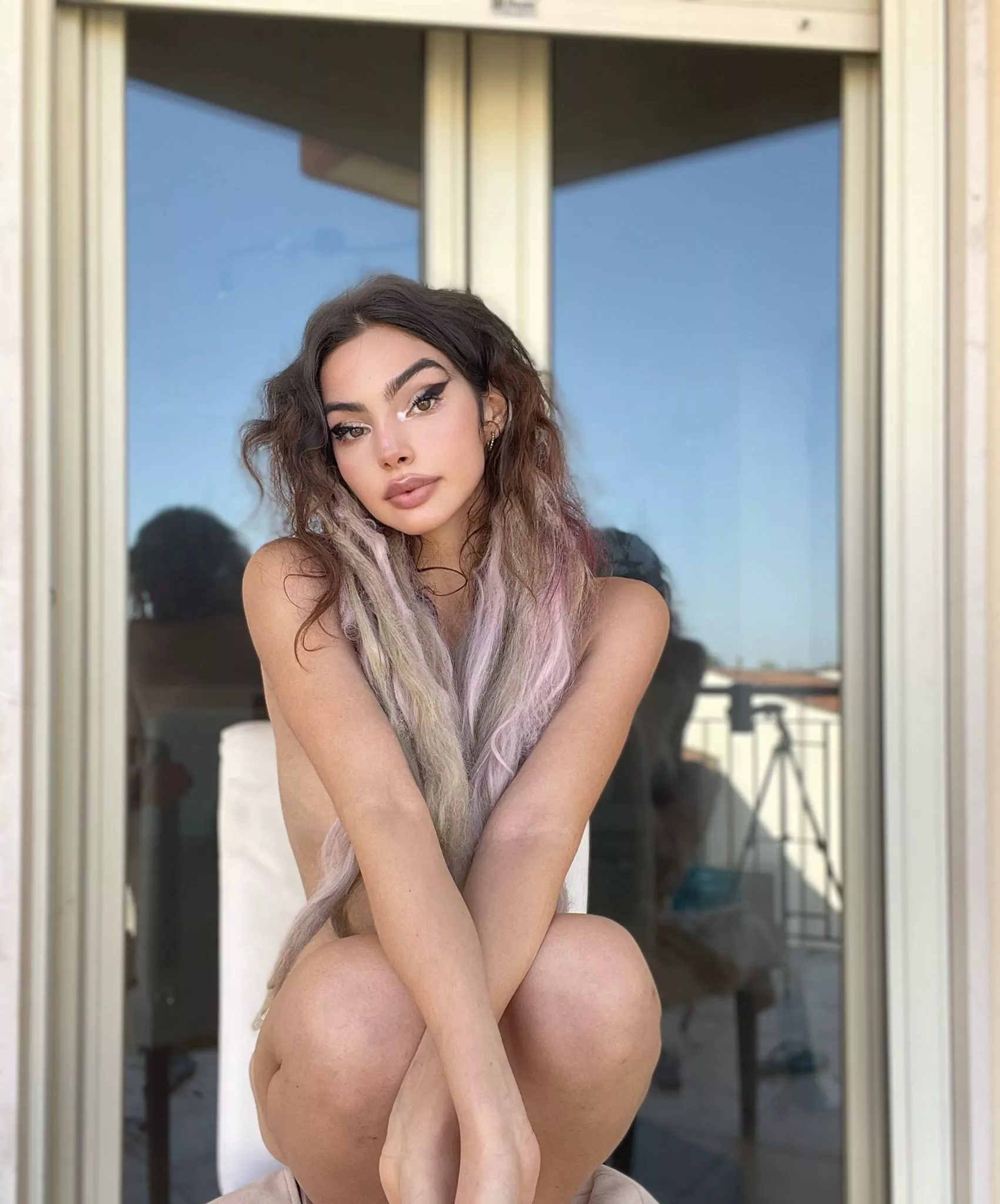 No tits or pussy showing so I'm sure this will get ignored but for the few people who will see this hey I hope you had a great weekend 💗