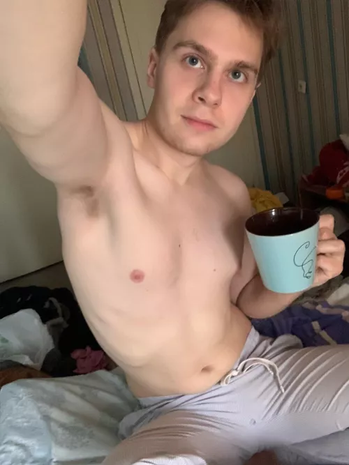 Nothing better than a big cup of morning coffee (and a messy room) happy Sunday!!
