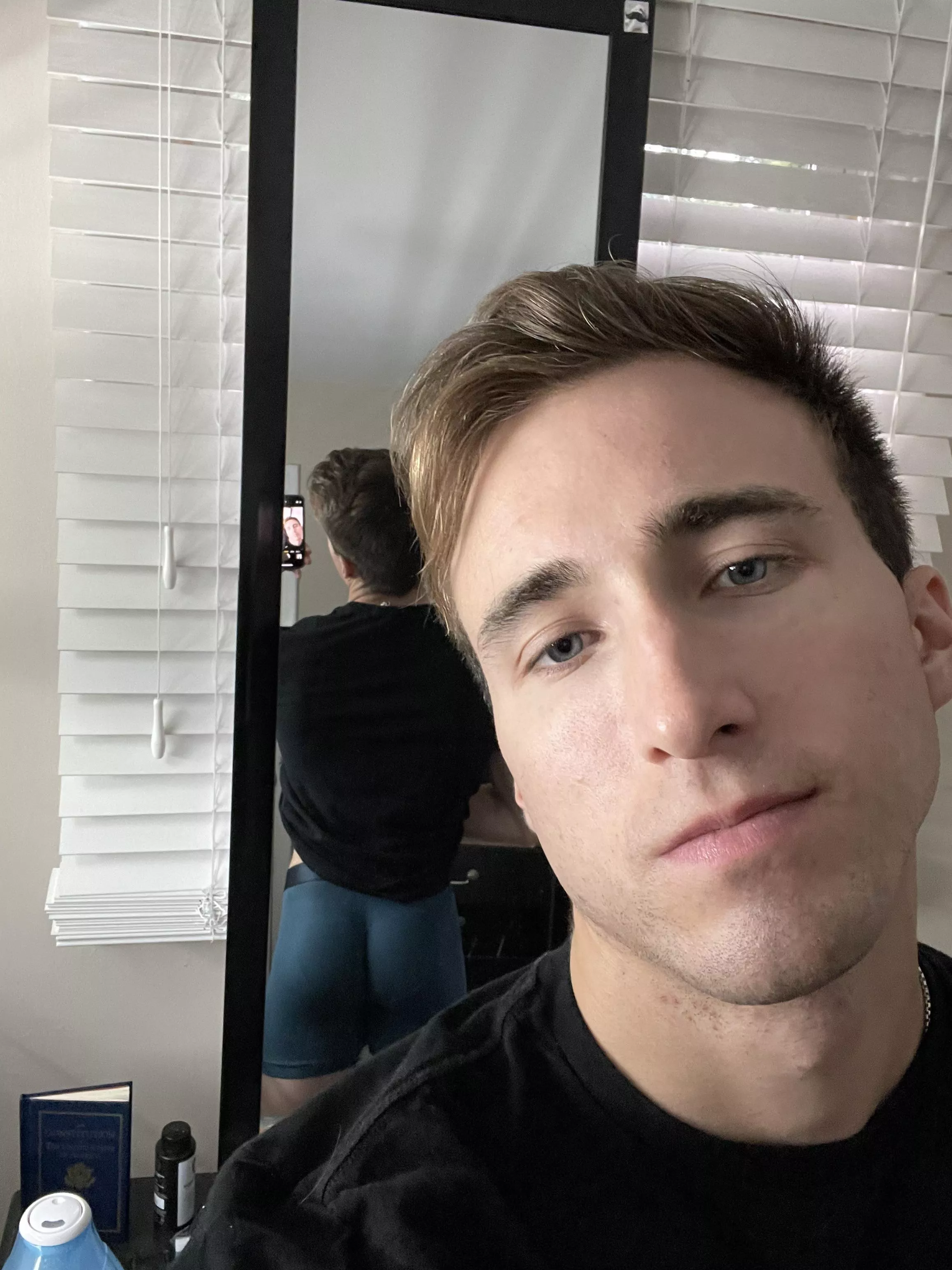 Nothing to see here 🤫💕