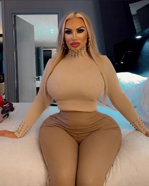 perfect bimbo curves