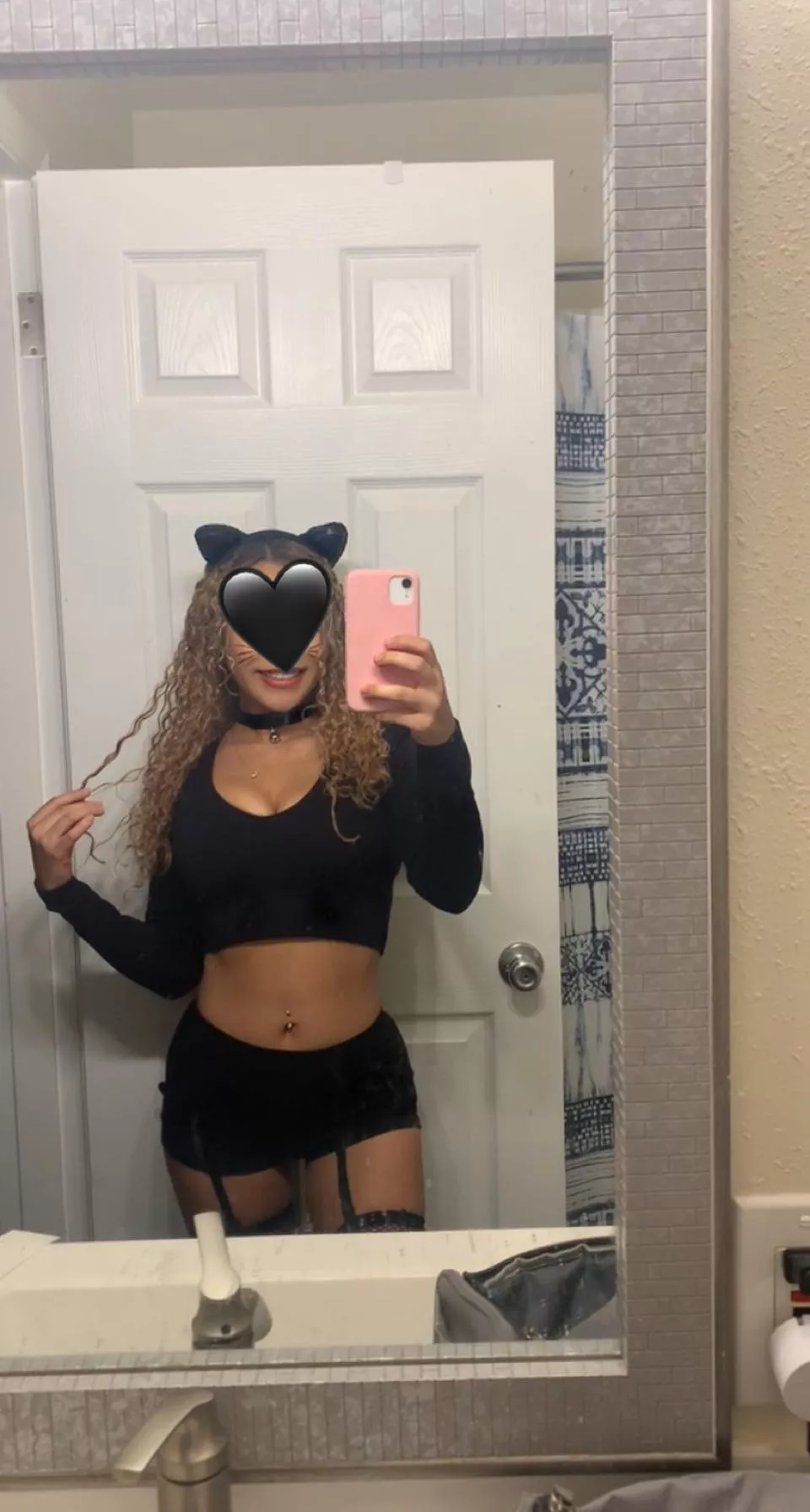 Slut kitty for Halloween, meow 😋