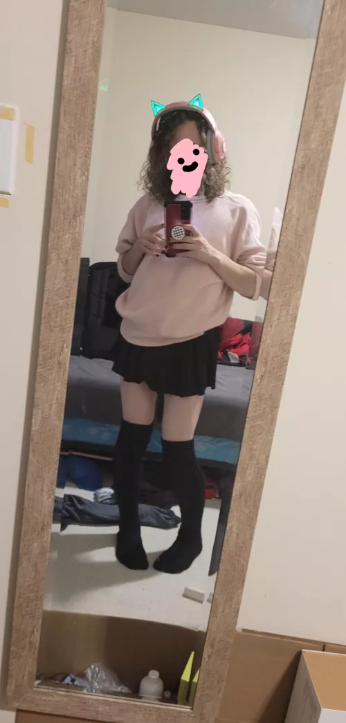 someone keep me company at workkk