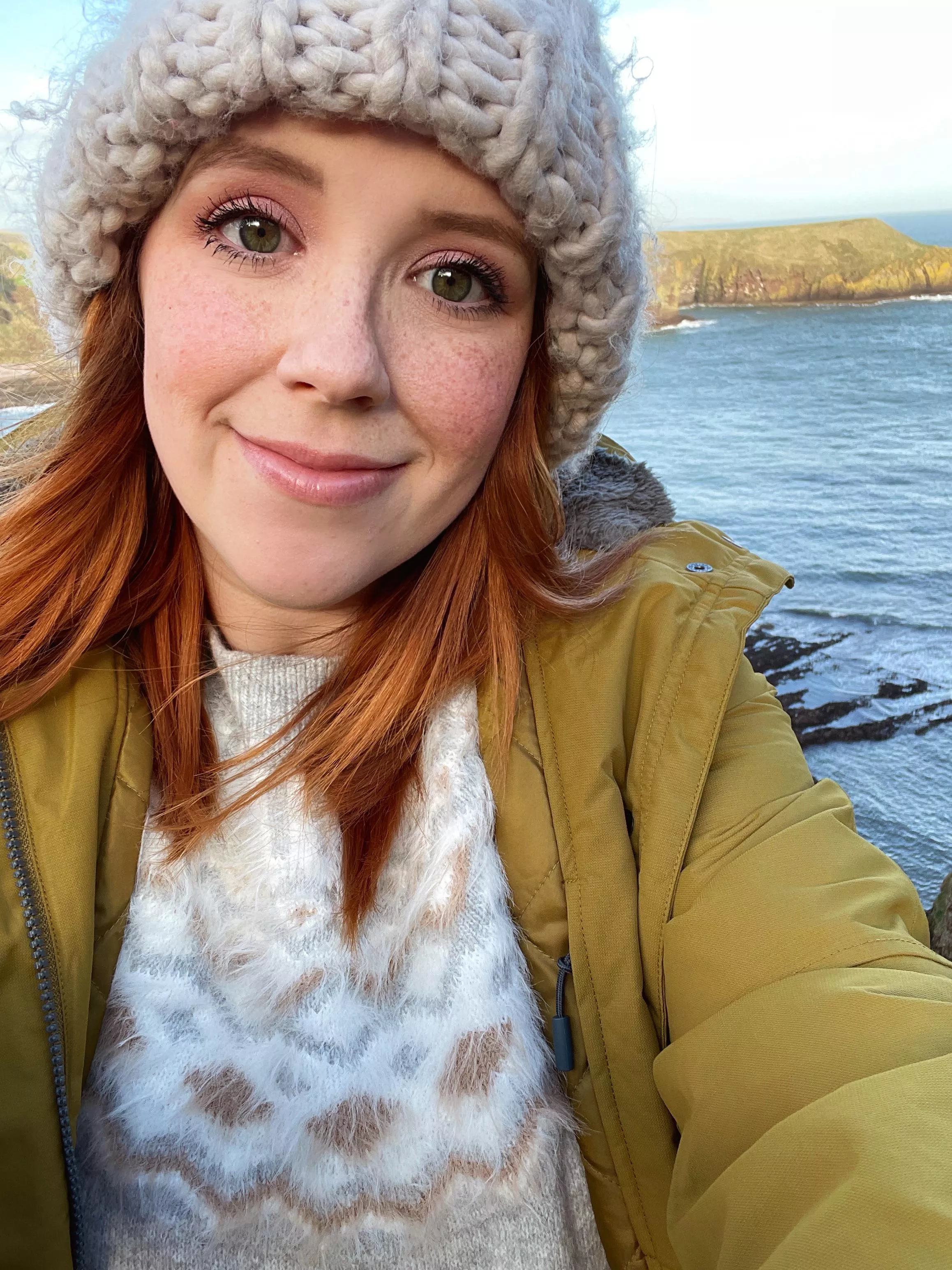 The North Sea is too cold for me to look anything but mild, but I hope you still like this selfie! (F)