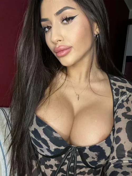 Those boobs are so wild. 😝