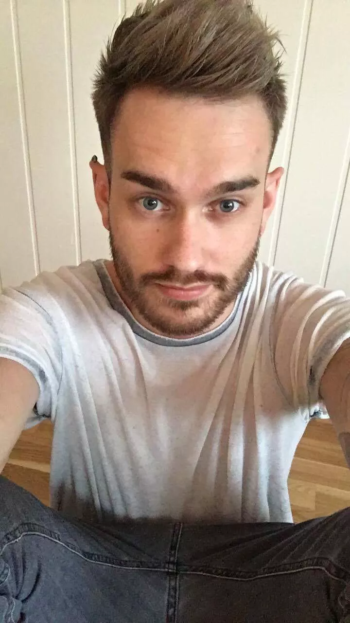 Throwback to when I used to have a thicker beard.