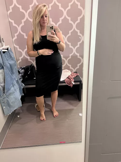 Trading my wife for yours or whoever makes you cum. Shes a sexy mom of 1 and another on the way. I love normal pics and anything showing feet. Lets play!