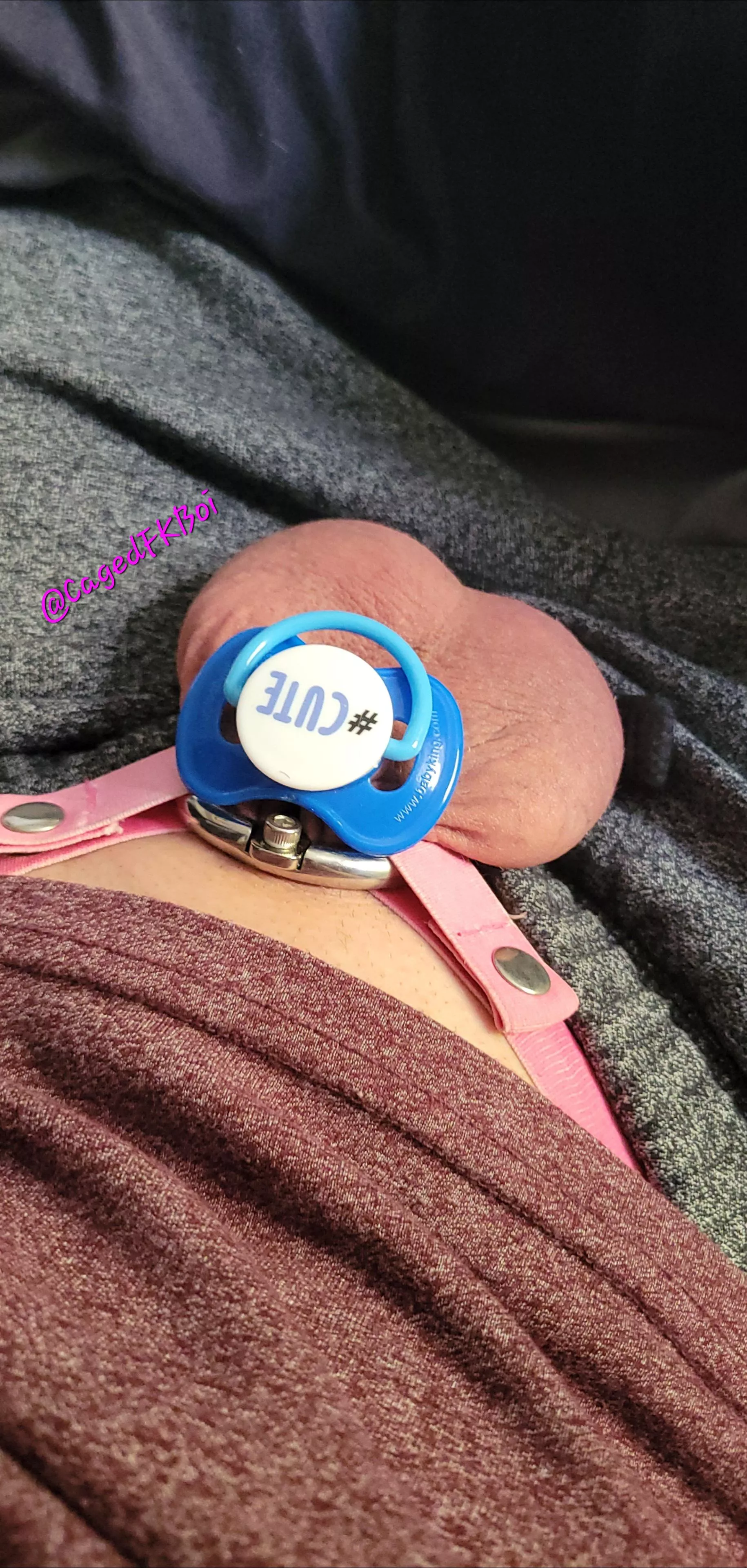 😘💘Trying a new flat cage!🔥 👉👈 Think it's cute?! 🐰🎀