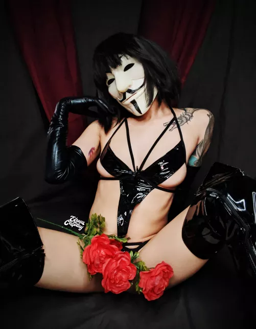 V for Vendetta by ElrecaCosplay