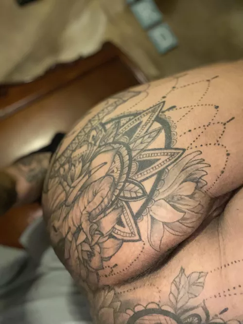 Who would like an evening snack? 🤤👅💋🍑🔥😉