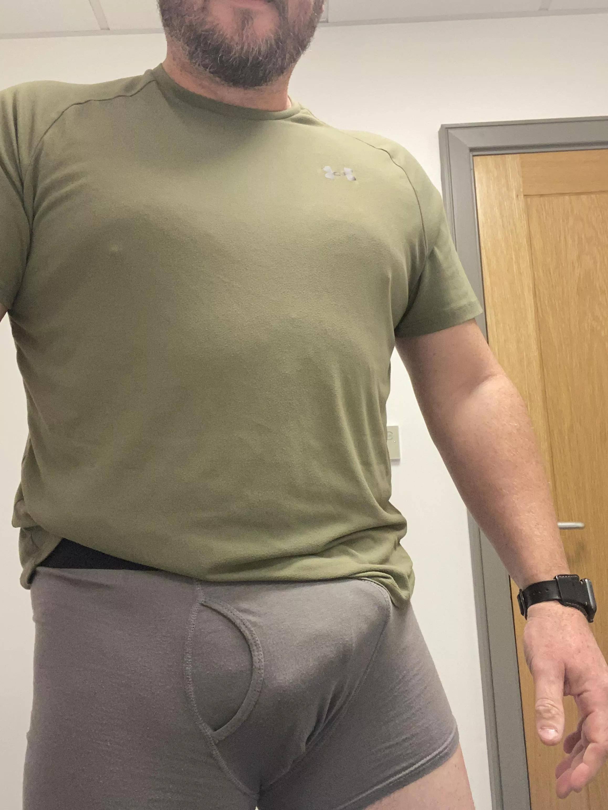 [51] Absolutely way too many beautiful, chiselled people on Reddit. Can I get a hell yeaaa for the cuddly daddy’s?