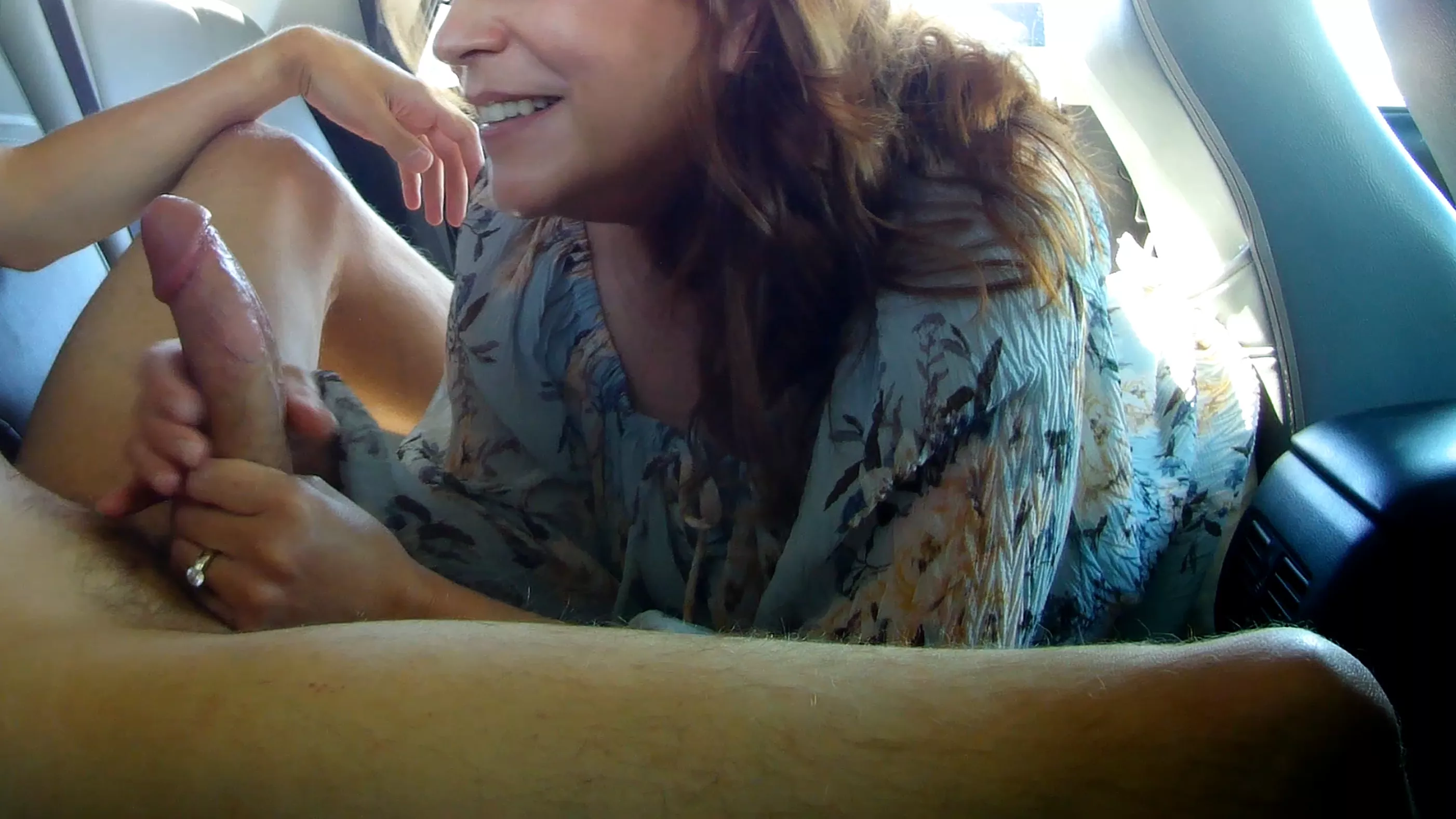 Appreciating a stranger's cock in my car