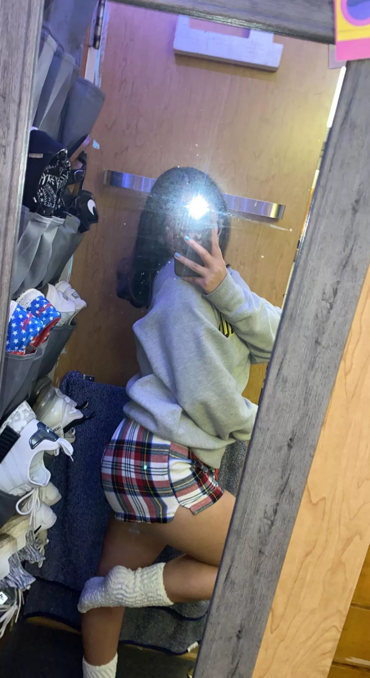 Come fuck this 18 yr old hard 😏