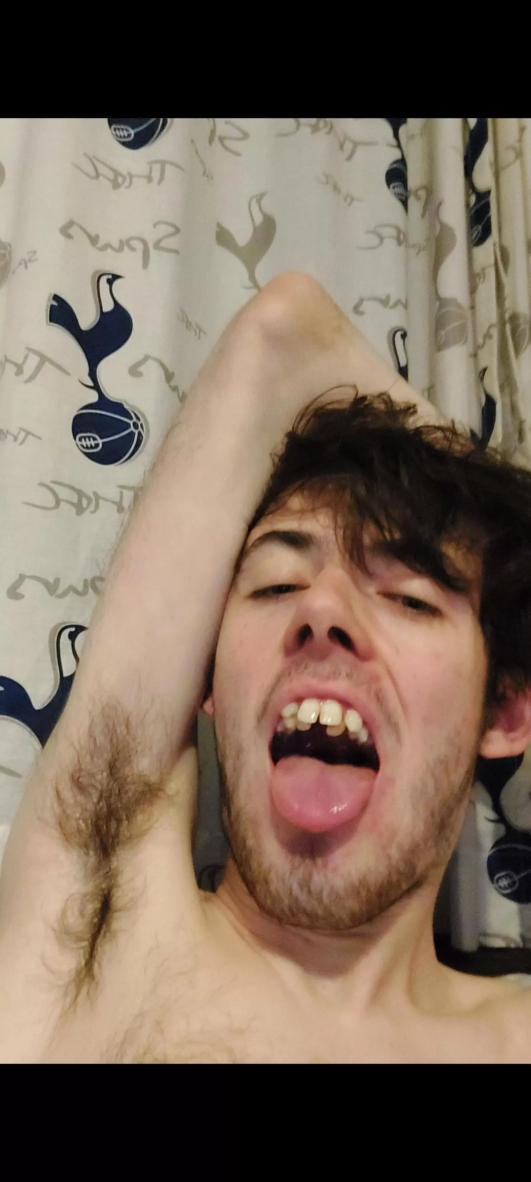 Do people like my Hairy armpits dm me