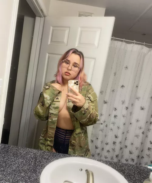 F25 Am I still hot even though I’m now a mom?