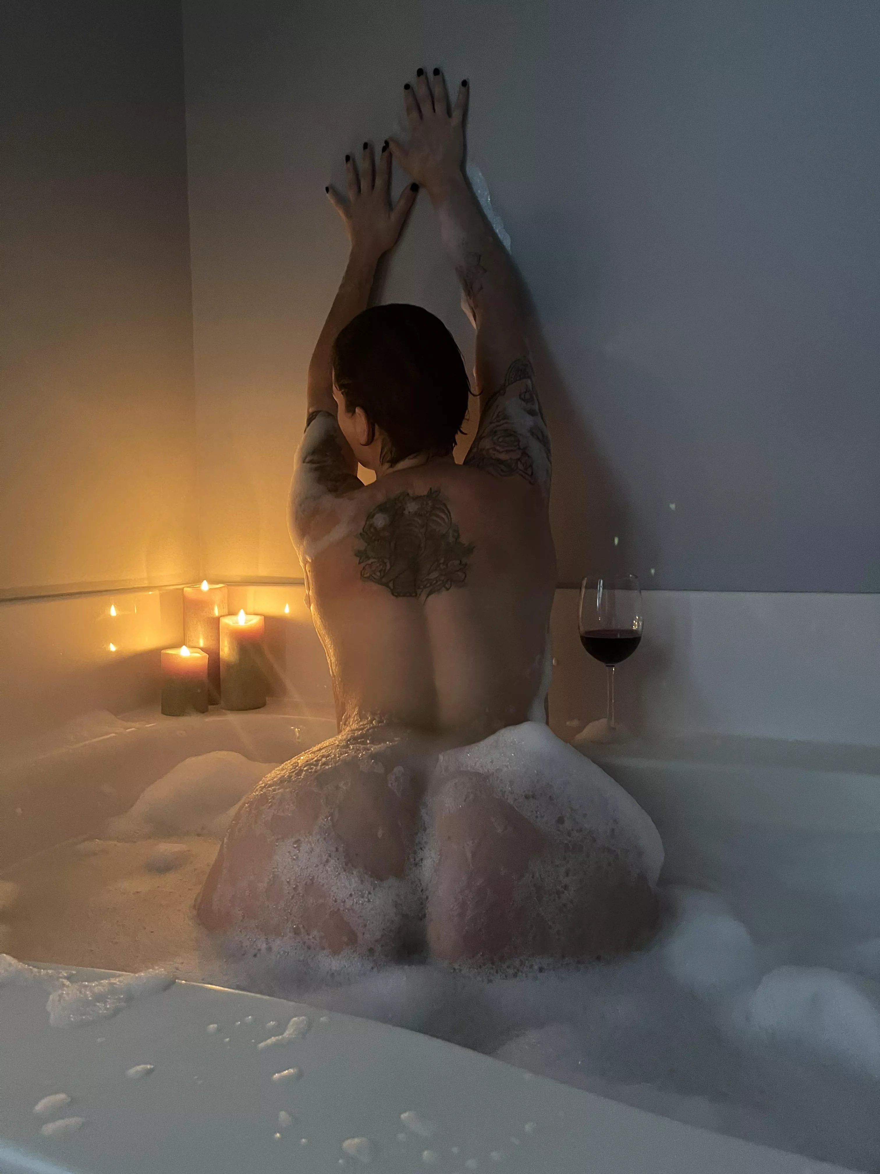 F[28] Hubby is in the dog pound for watching too much porn. Now he has to watch me while I make it.