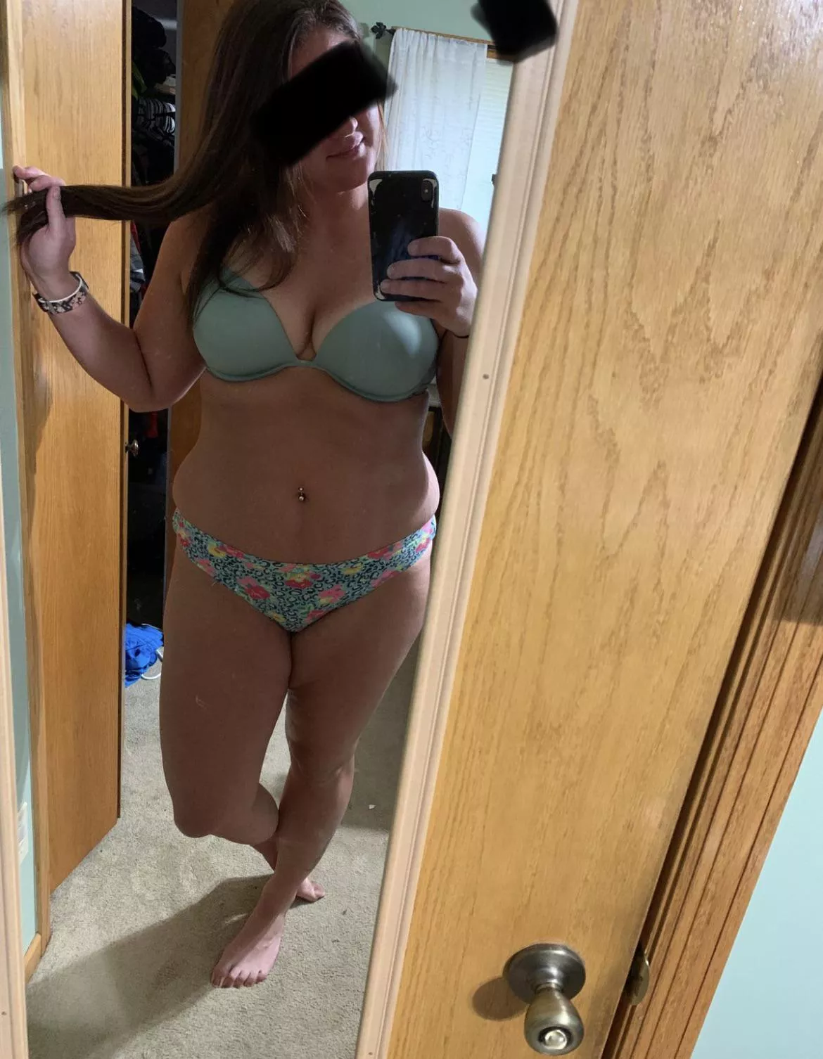 Feeling sexy and frisky tonight. Who wants to keep me company (oc) f4m