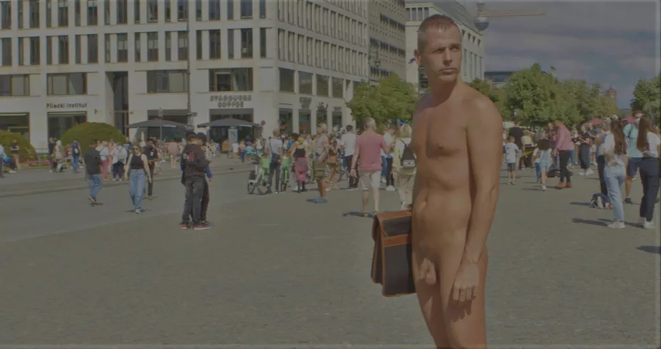 Going naked to work 🤣