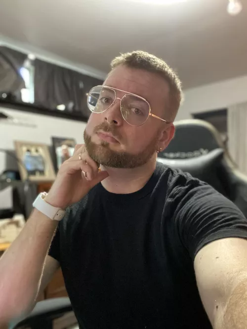 Happy Monday! Anyone play RuneScape 3 or OW2? :)