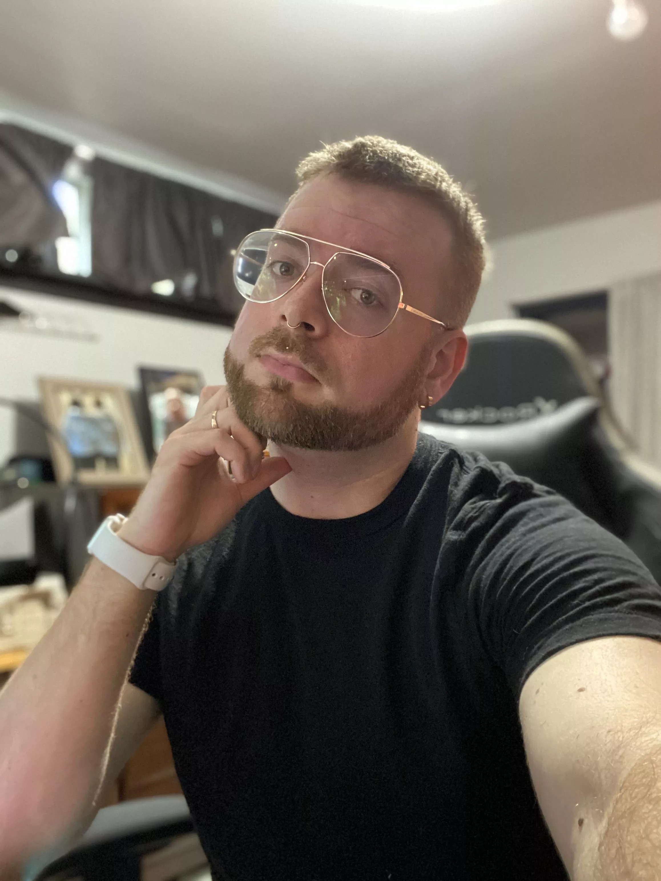 Happy Monday! Anyone play RuneScape 3 or OW2? :)