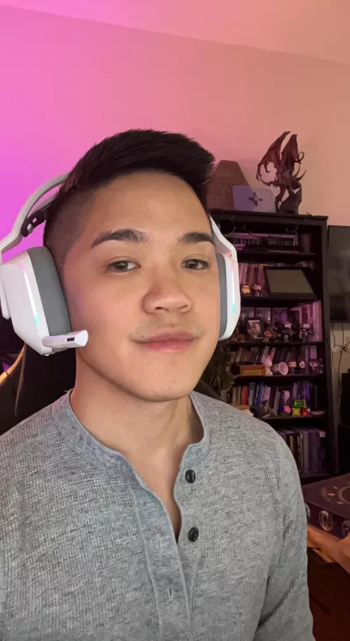 Happy Monday ☺️ got a haircut