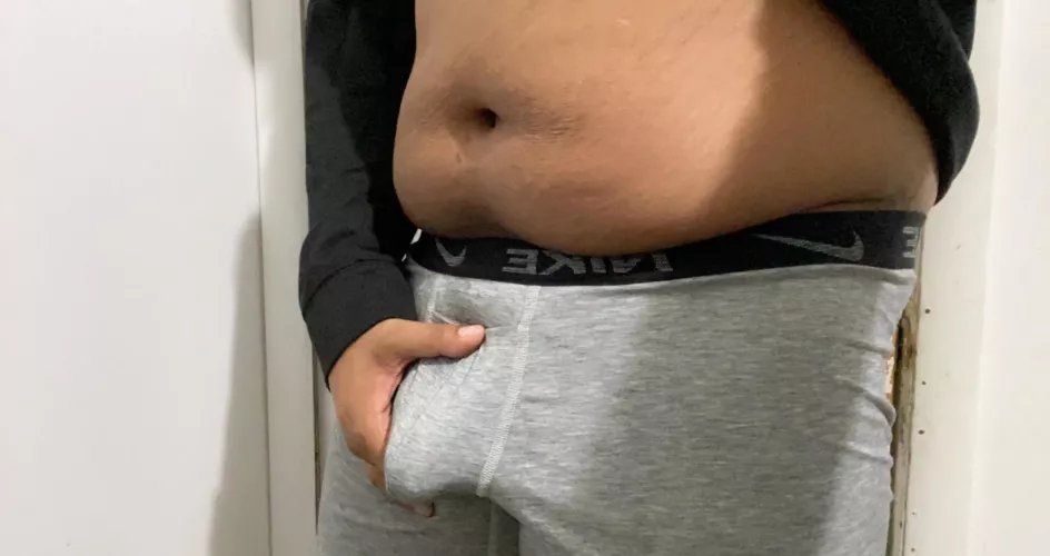 Haven’t showered in 2 days , this uncut musk is intoxicating right now 🤤 fuck. Take a sniff