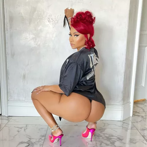 Imagine Nicki Minaj bouncing that fat ass cheeks on your face