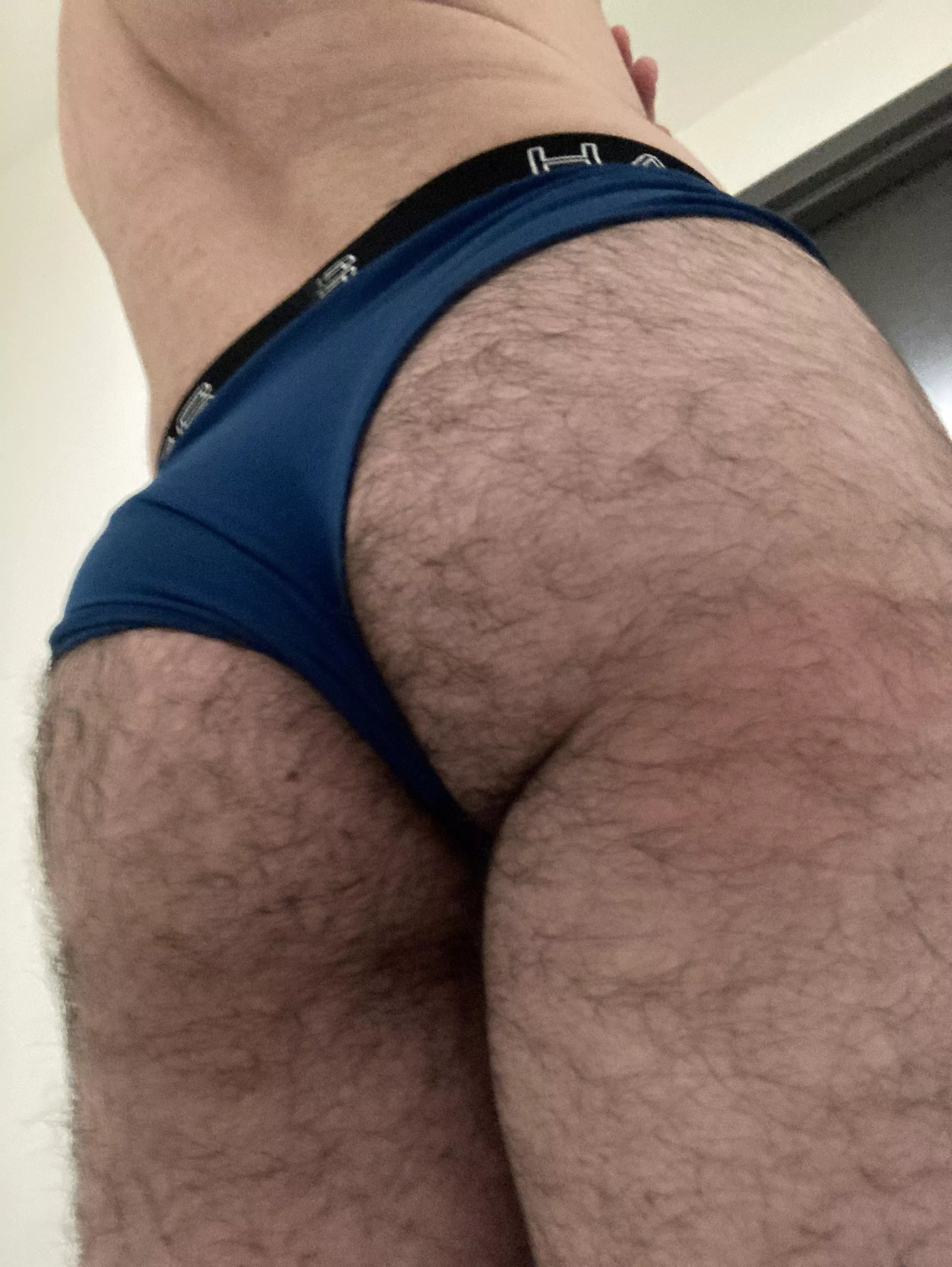 Is hairy ass+panties a good combo?