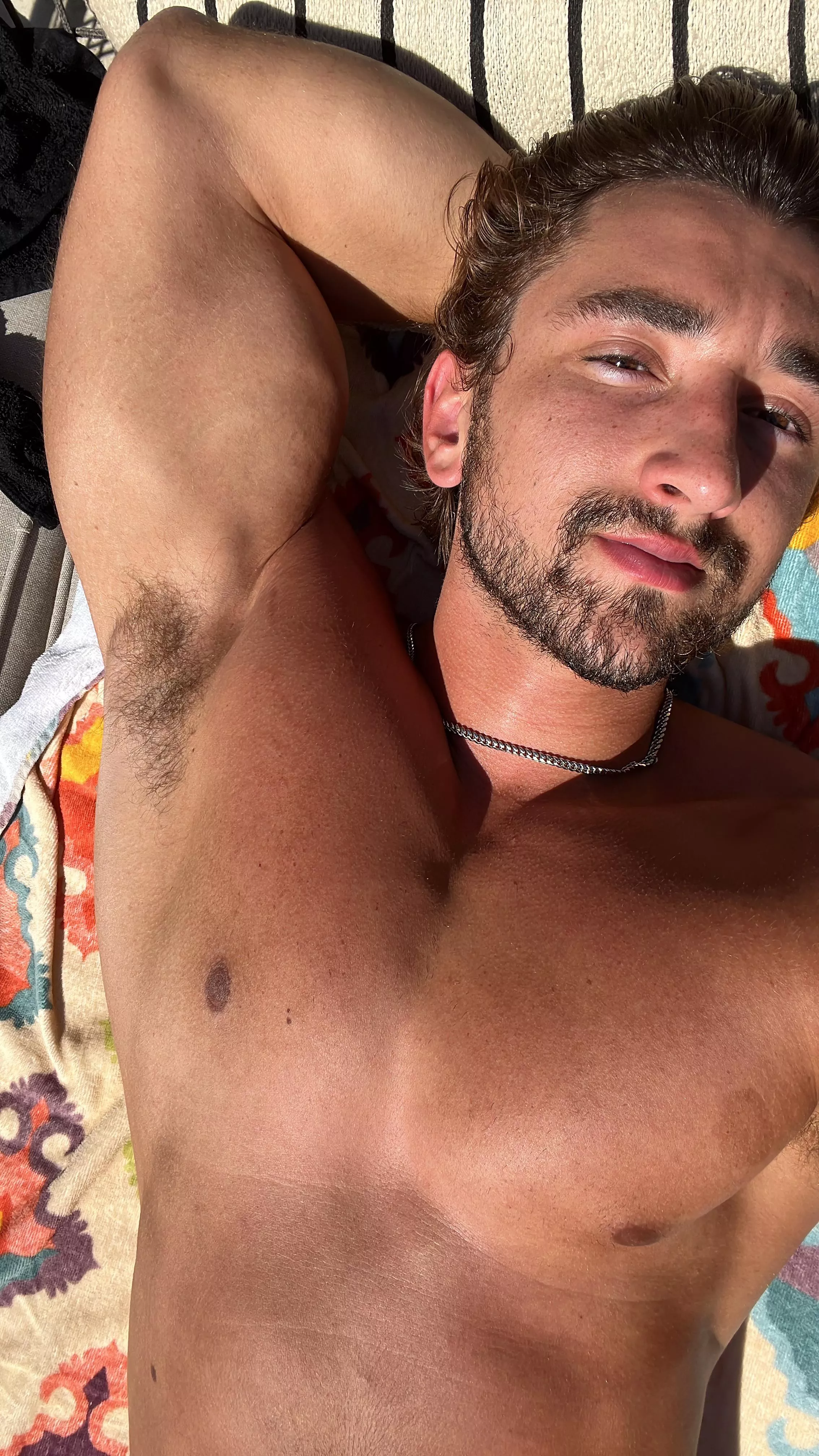 Just chillin in the sun, wanna join? 🌞