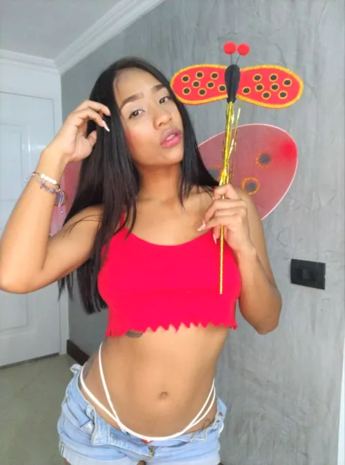 Look at my eyes... Yes it's okay to fall inlove with me..