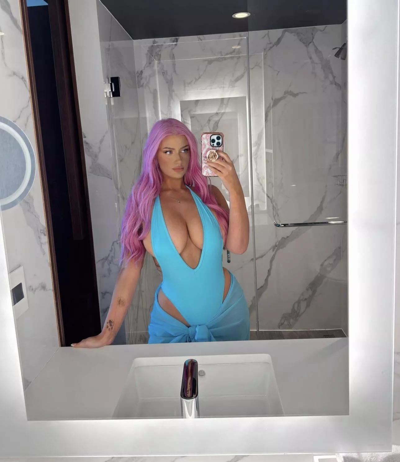 Punkt hair and blue OnePiece