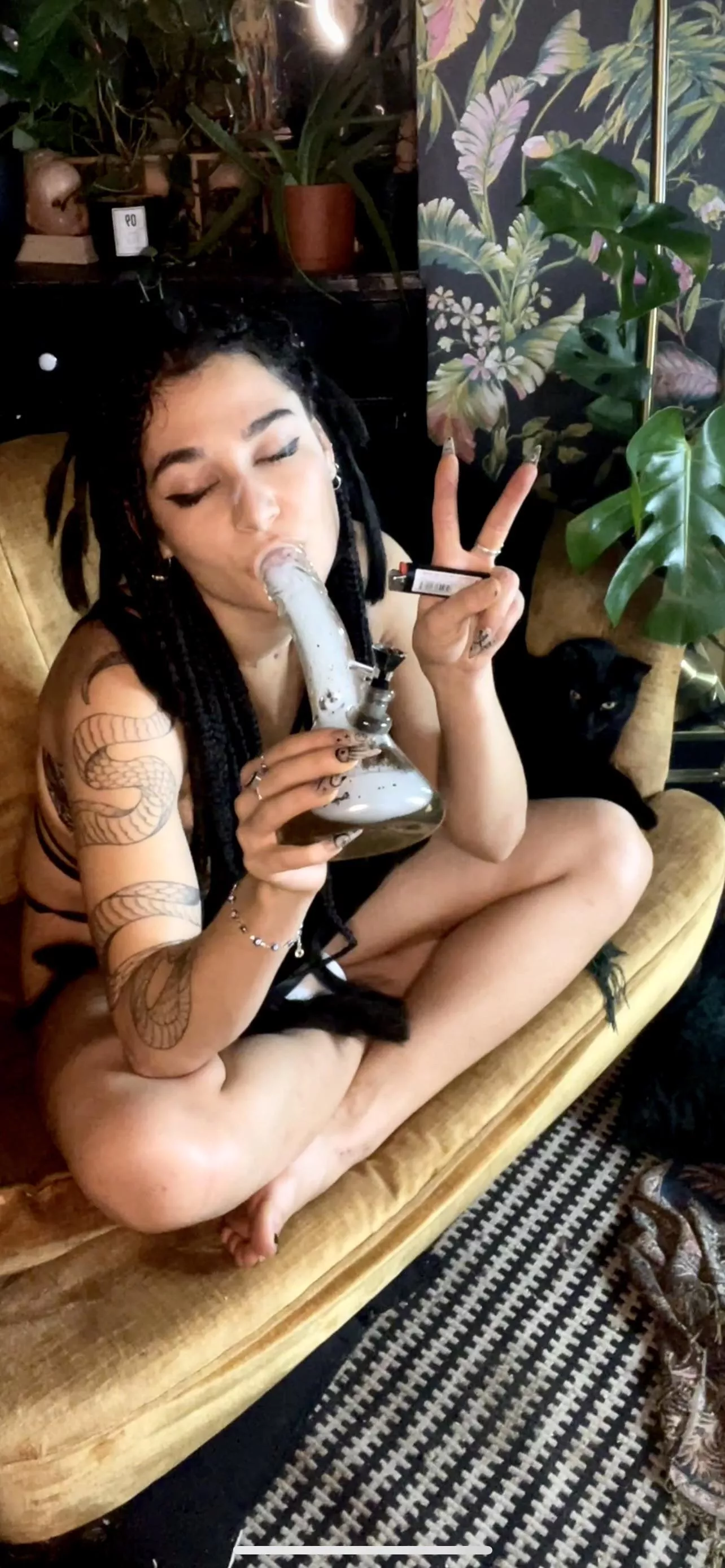 smoke break in between pictures🍃