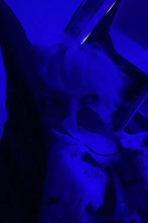 Time change is weird, I just want to cuddle and sleep😪