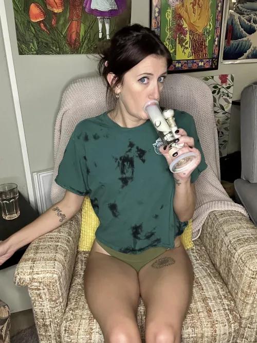 What’s better than smoking in panties? 😛😶‍🌫️