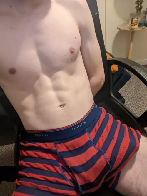 where do your eyes go first?