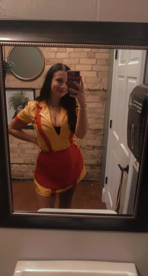 2 Broke Girls Outfit