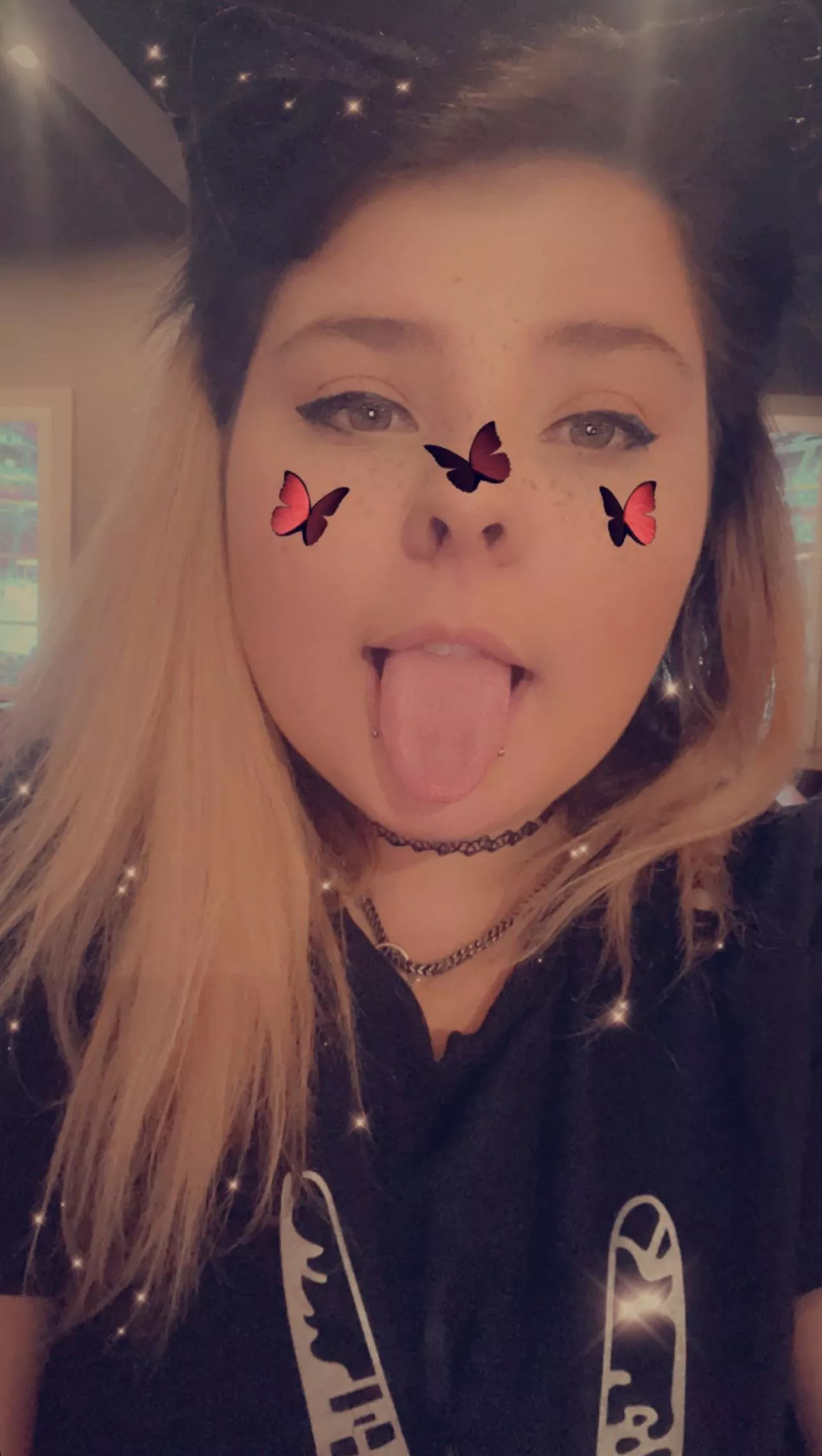 23F Looks like a lot of you like me on here 🥰