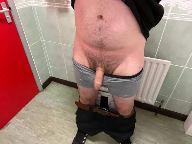 40 UK. Definitely need some help with this at work.