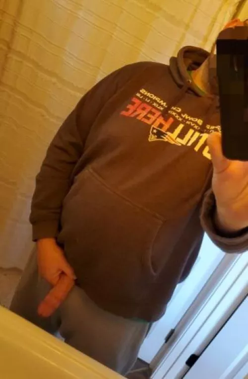 [42] A big guy craving big areolas..🤤