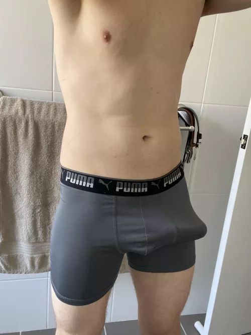 7 days into no nut November and this thing has a mind of its own 🥵