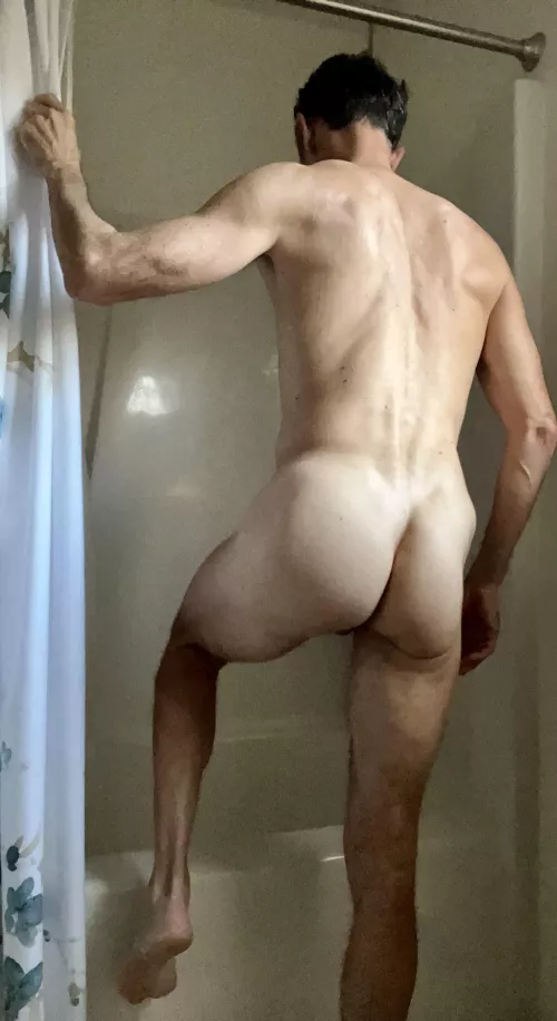 A clean tushy for Tuesday 🚿🍑