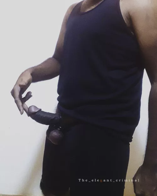 A hungry mouth deserves all the milk. 🍆 💦