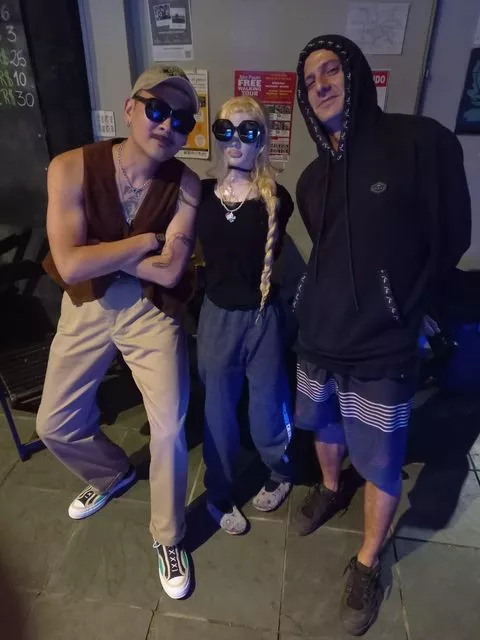 AI SexDoll Lime1b first Hostel experience group photo