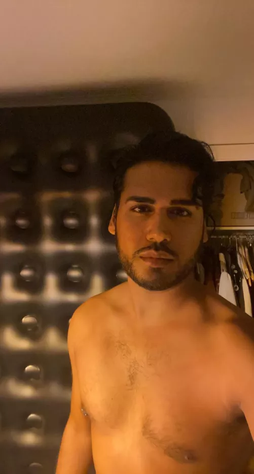 Another boring selfie ft a blow up mattress (?)