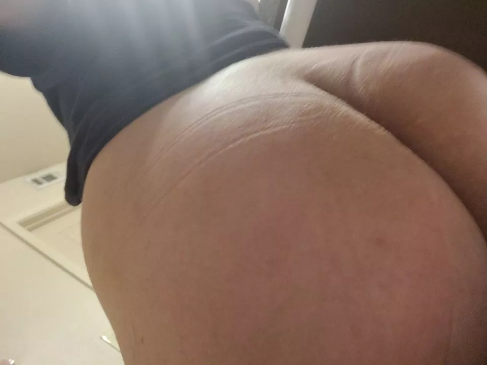 Anyone going to offer me a seat? 😋