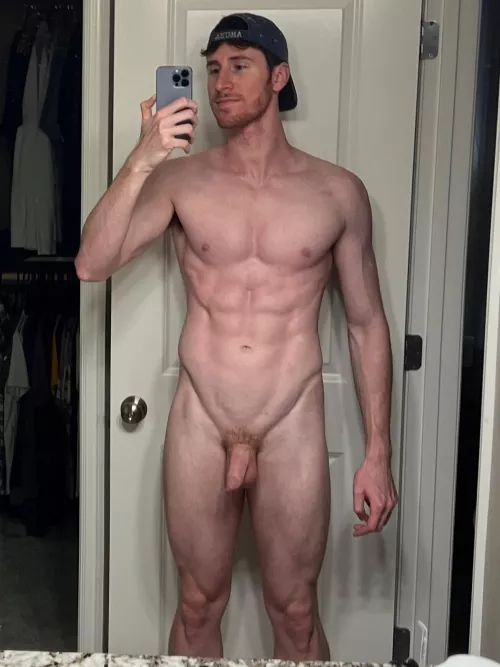 Anyone in the mood for a 6’4 Italian? 🤌🏻