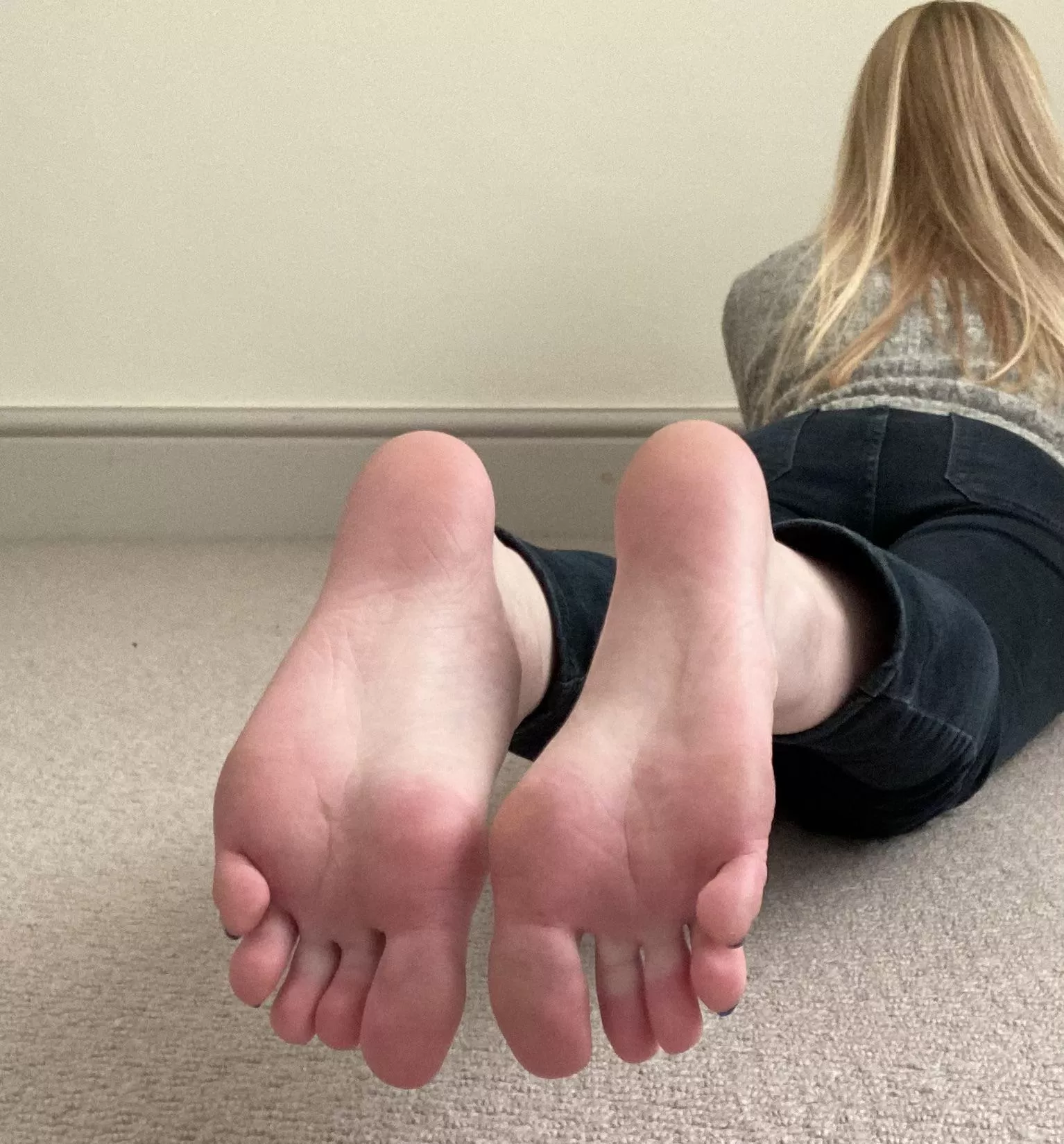 Baring my feet on a cold day, would you keep them warm?