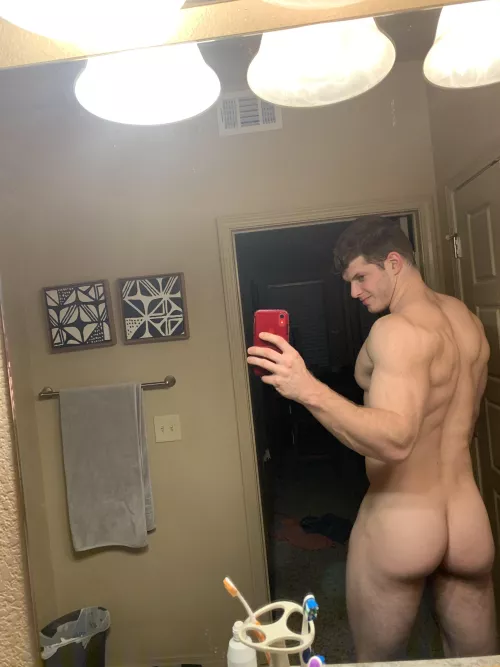 Body: sick. Booty: thick