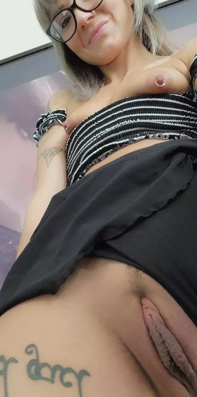 Both lips and my nips 🖤