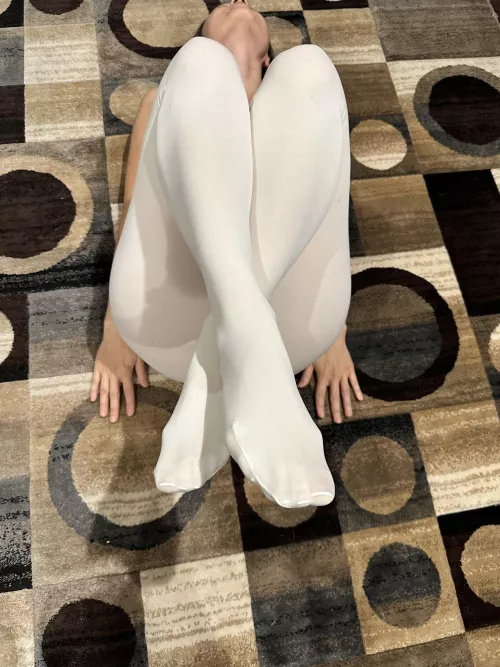 Brand new white pantyhose set. I love these. They are so soft. Cum feel.